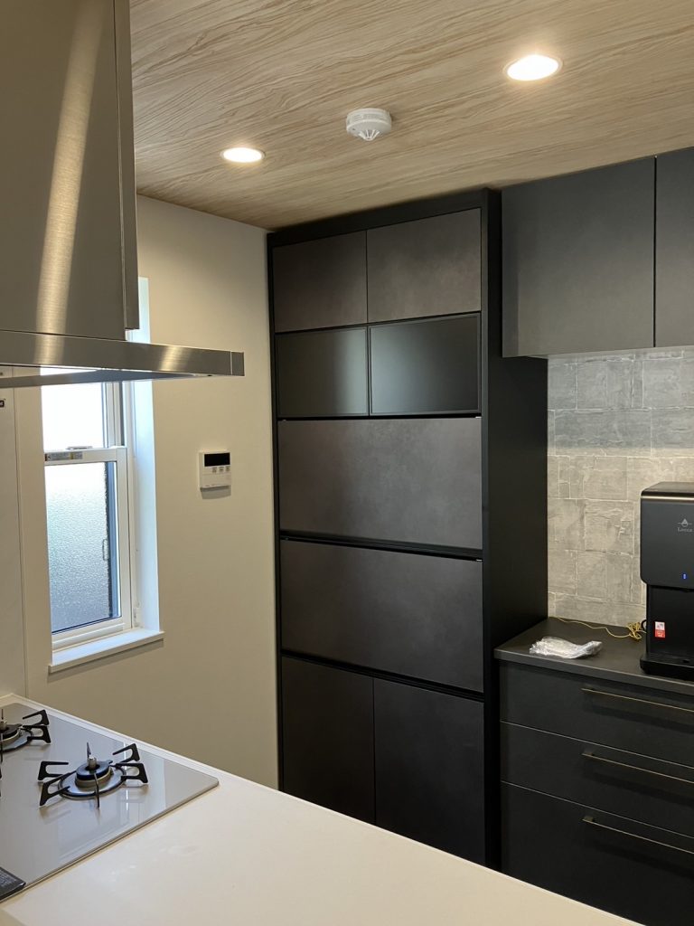 オーダー家具の製作例 | すきまくん 1cm単位のオーダー家具 株式会社フジイ